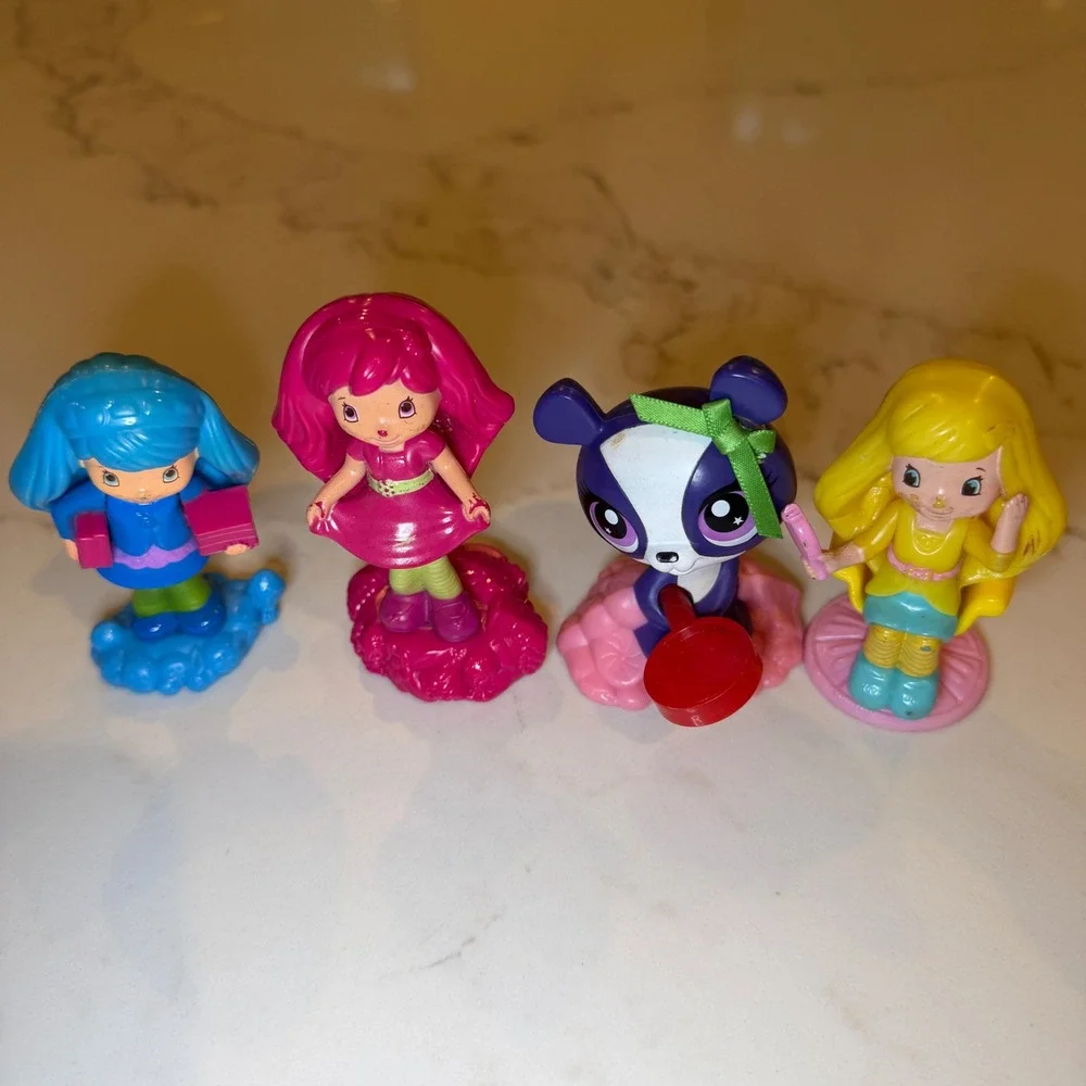 McDonalds Strawberry Shortcake & Littlest Pet Shop Figures Lot of 4‎ 2012 2011